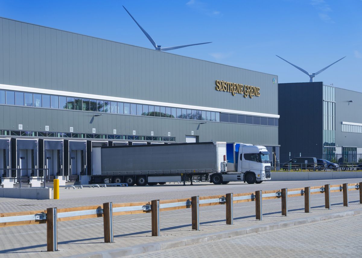 Die neue Immobilie im Prologis Park Venlo wird der europäischen Distribution dienen und vereint einen vollständig elektrischen Betrieb, eine Solaranlage auf dem Dach sowie einen starken Fokus auf Umwelt, Energieeffizienz und das Wohlbefinden der Mitarbeiter.
